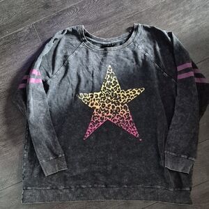 LOVE SICK- STAR SWEATSHIRT